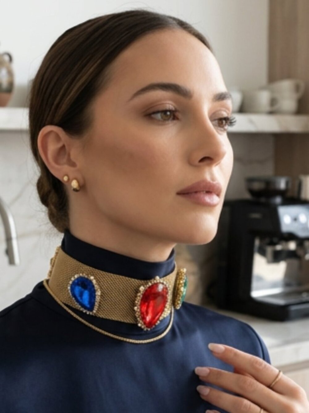 NEW Women Gold-Tone Mesh Choker Necklace With Red Blue Green Crystals WN7